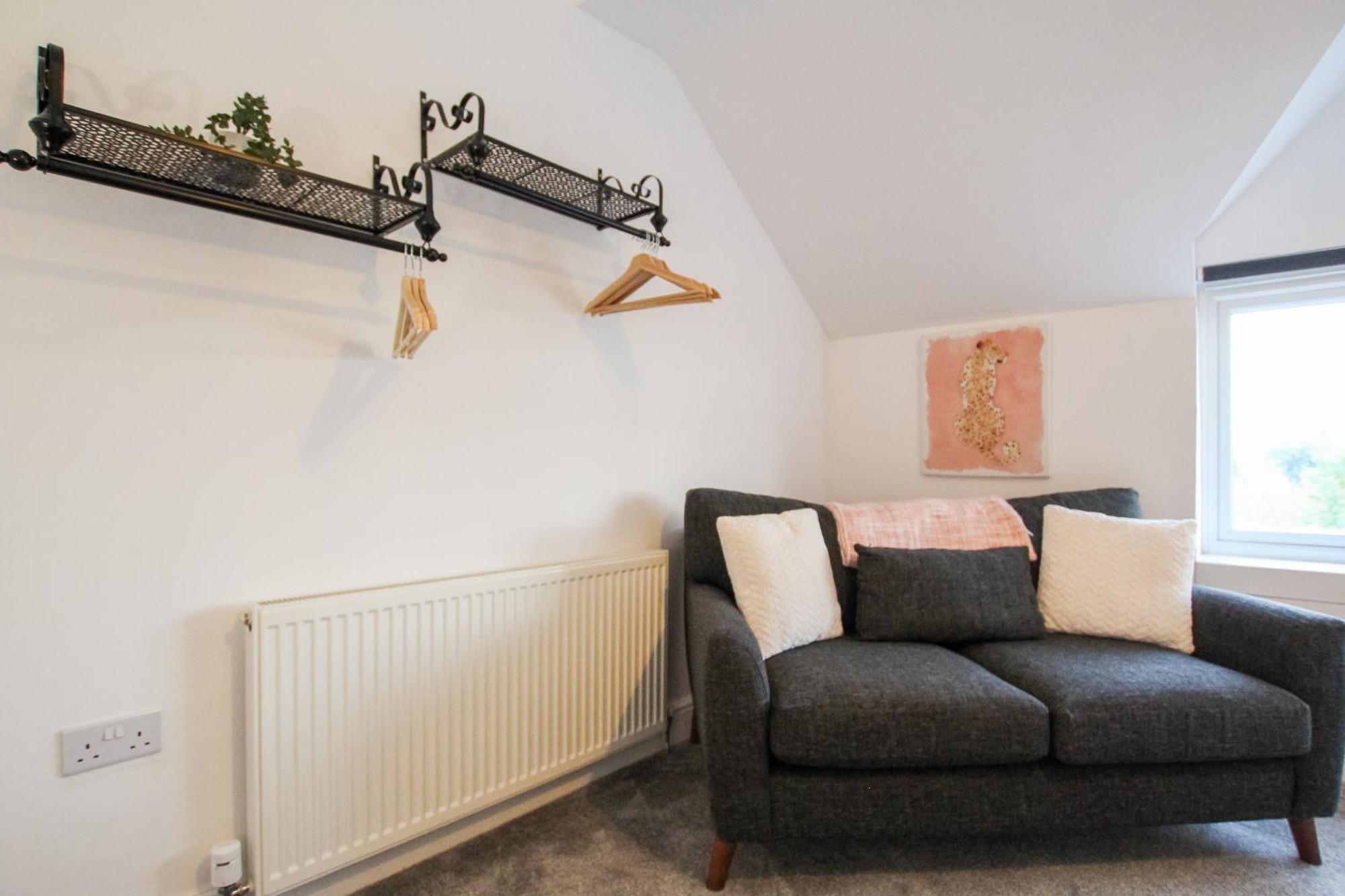 Apartment Fairways View - Spacious - Sleeps 6 - Lovely Views - By Rework Hoylake