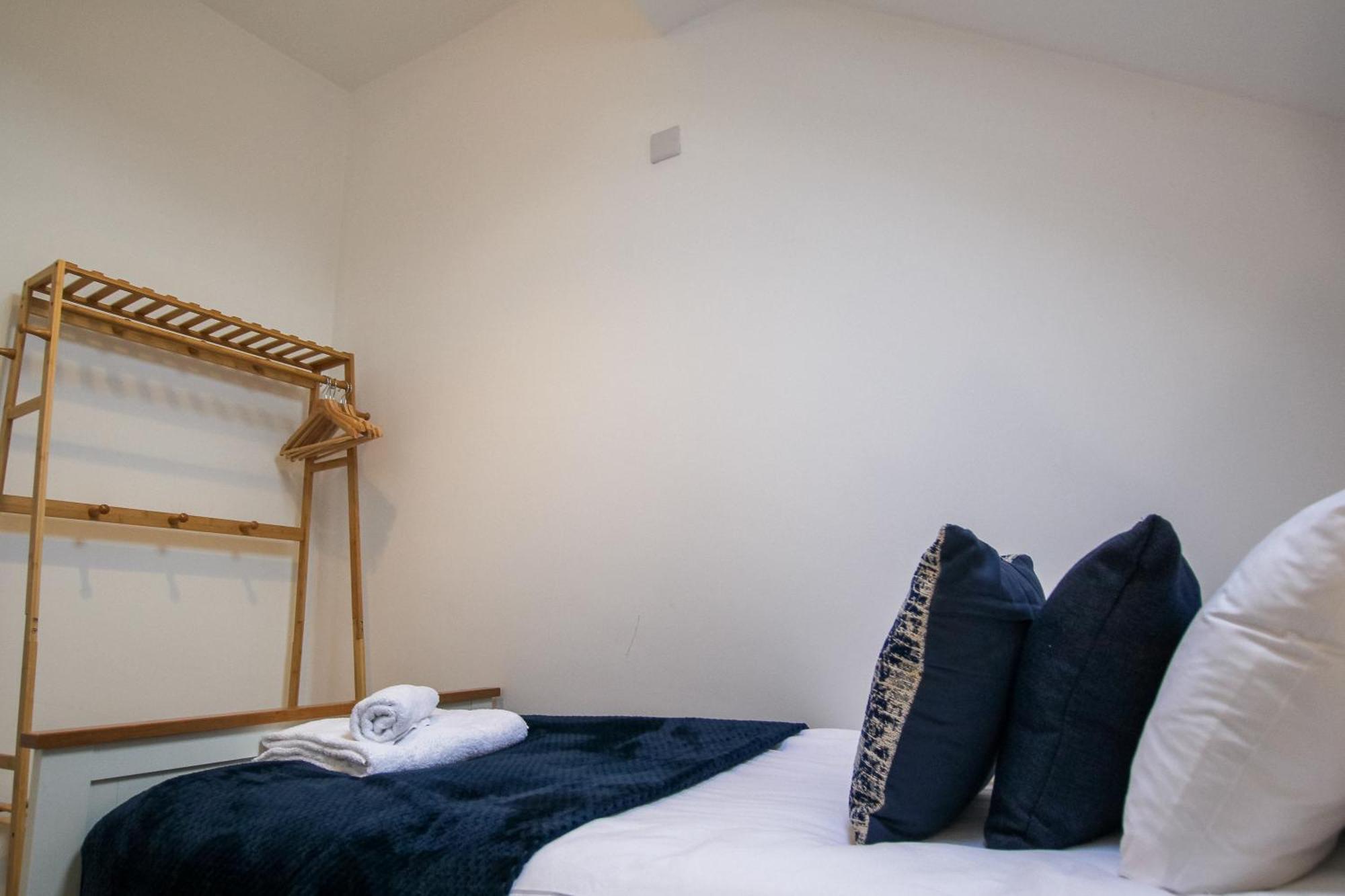Apartment Fairways View - Spacious - Sleeps 6 - Lovely Views - By Rework *
