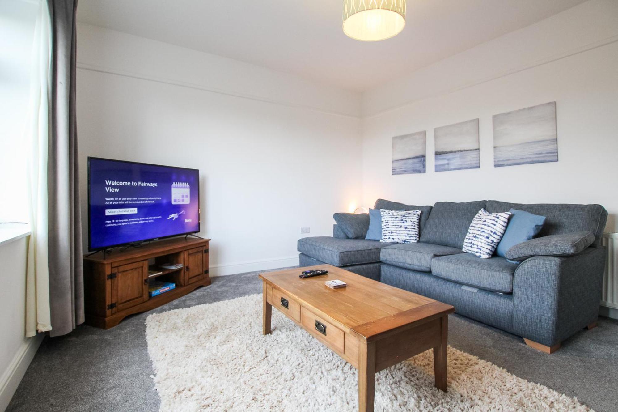 Apartment Fairways View - Spacious - Sleeps 6 - Lovely Views - By Rework Hoylake