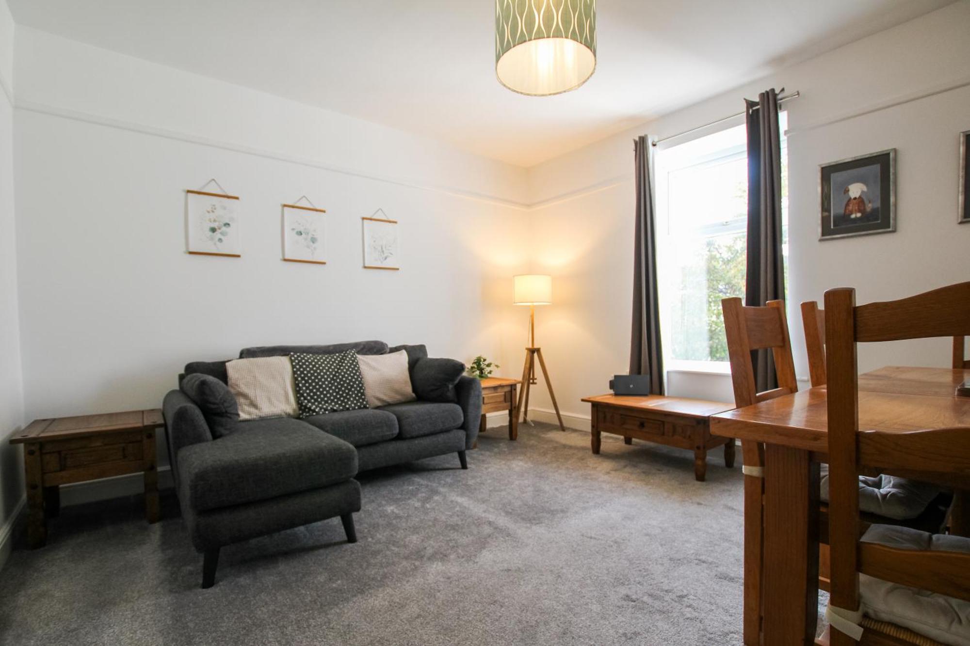 Apartment Fairways View - Spacious - Sleeps 6 - Lovely Views - By Rework