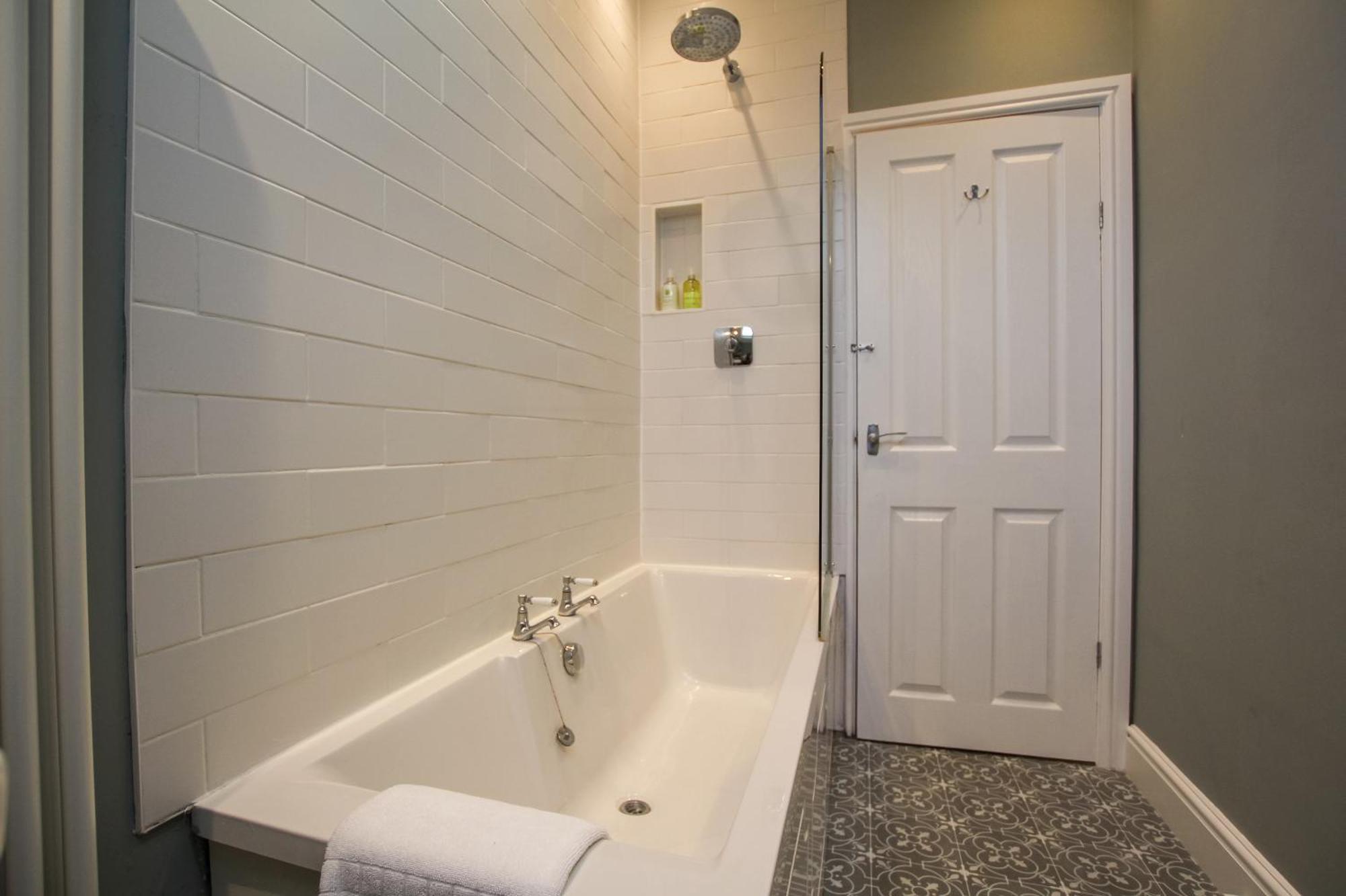 Apartment Fairways View - Spacious - Sleeps 6 - Lovely Views - By Rework *