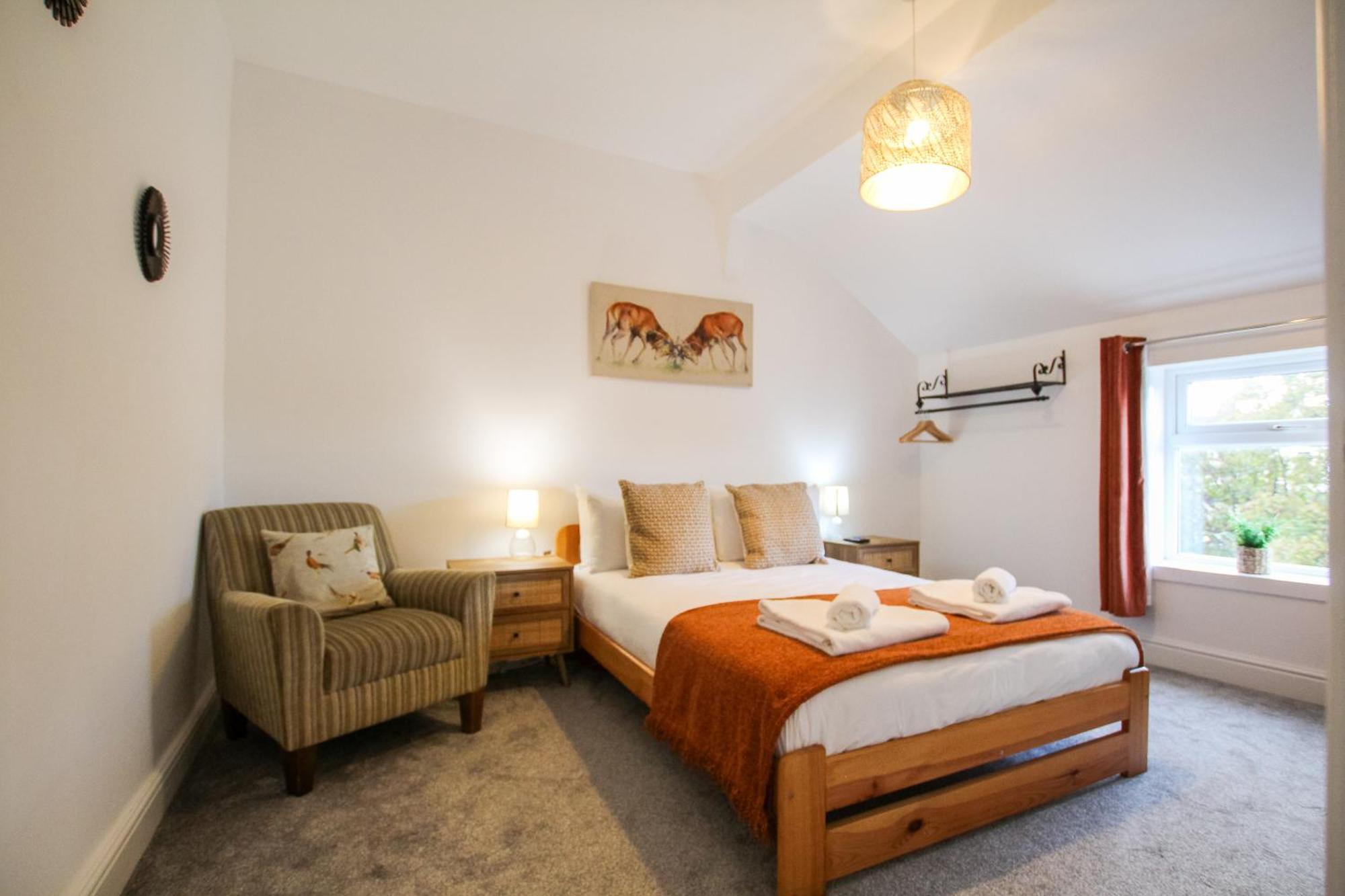 Apartment Fairways View - Spacious - Sleeps 6 - Lovely Views - By Rework Hoylake