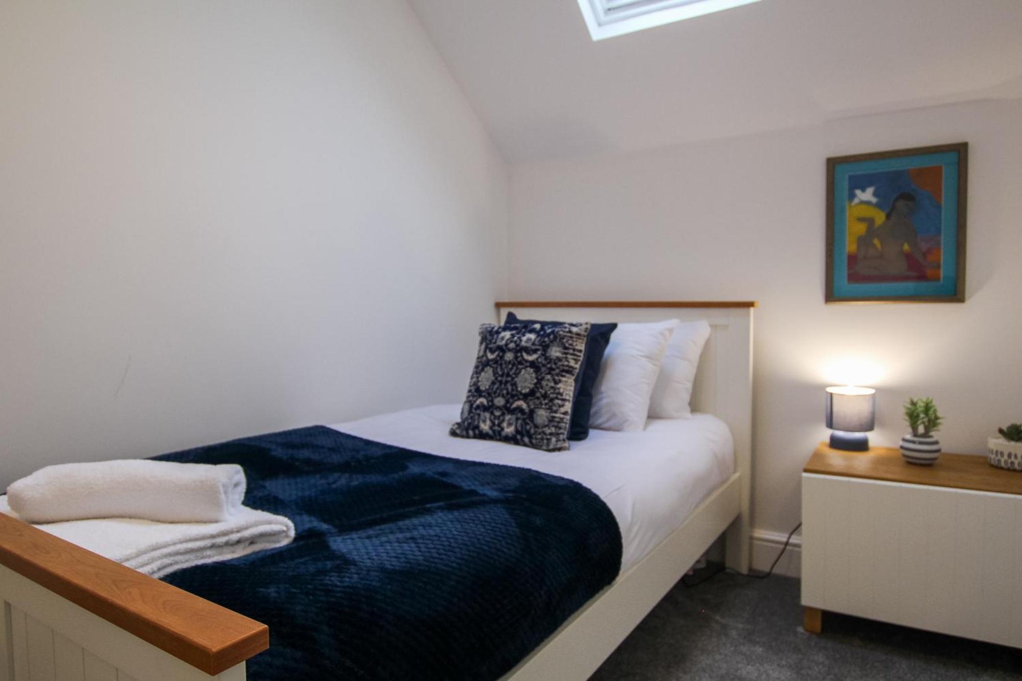 Fairways View - Spacious - Sleeps 6 - Lovely Views - By Rework *