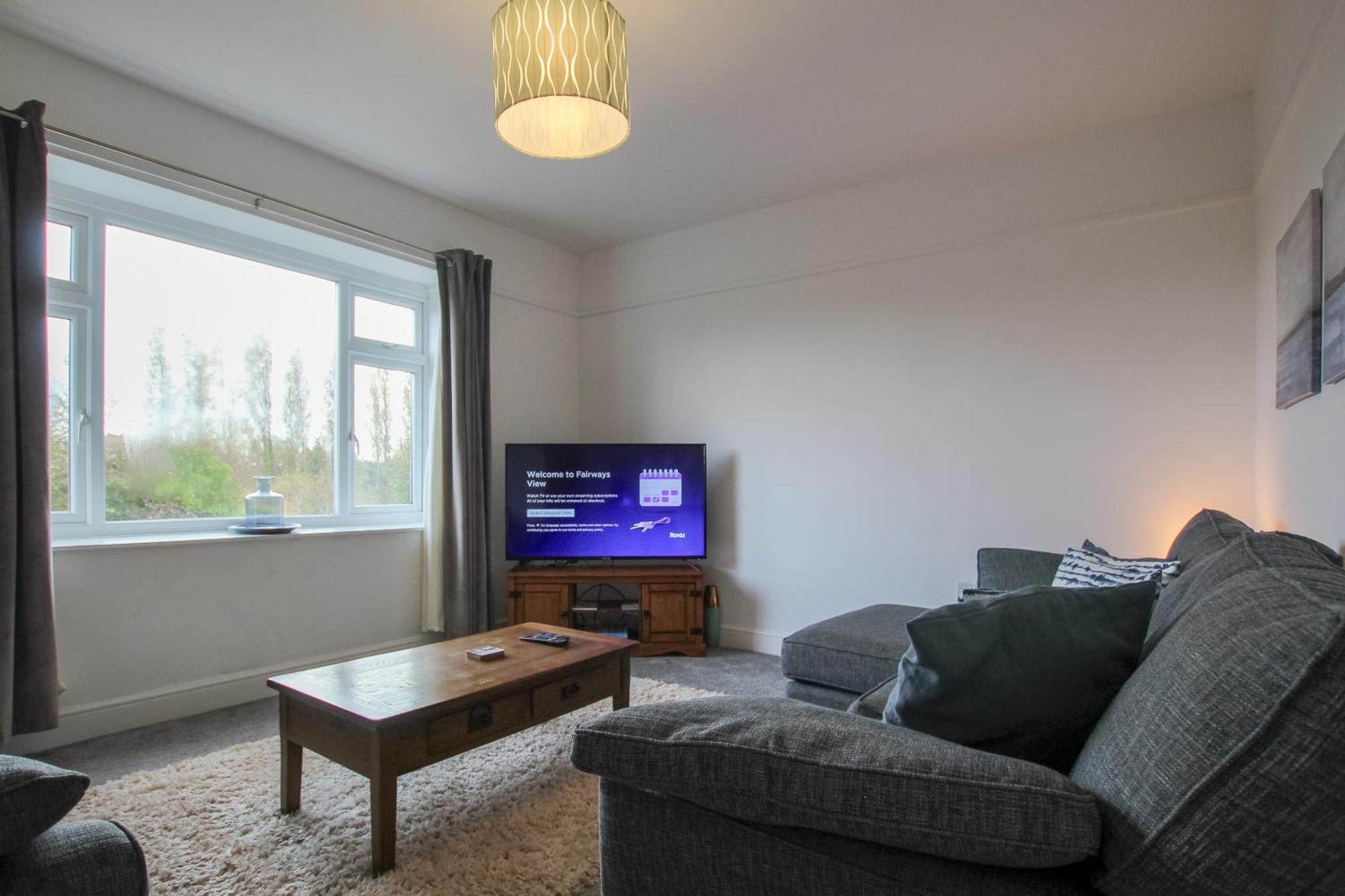 Fairways View - Spacious - Sleeps 6 - Lovely Views - By Rework