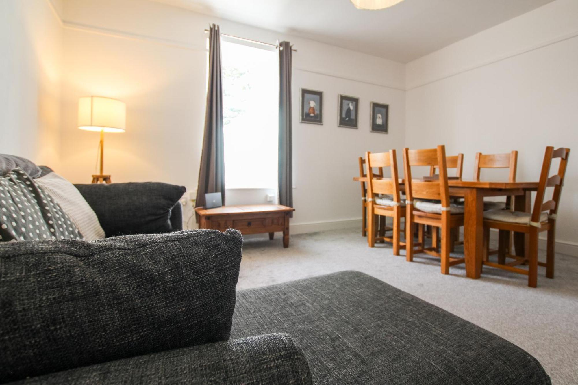 Fairways View - Spacious - Sleeps 6 - Lovely Views - By Rework Apartment *